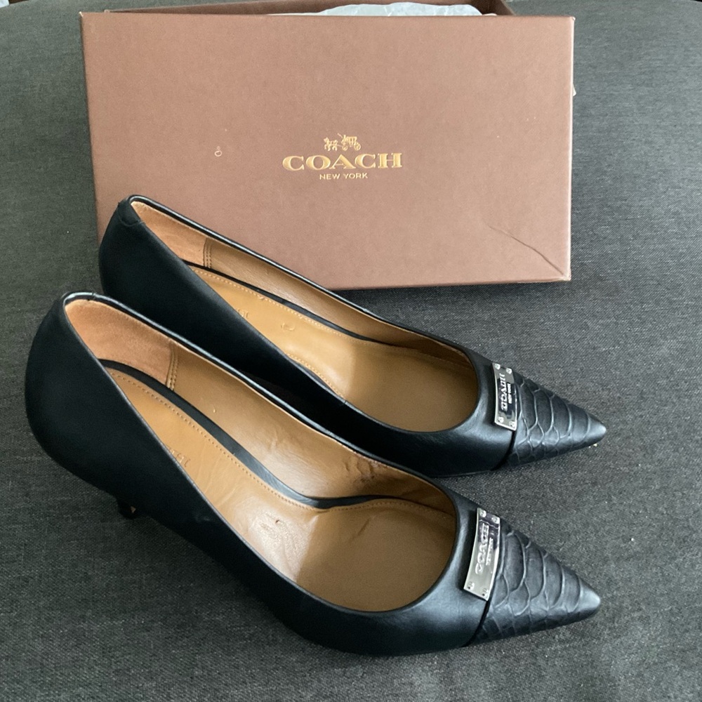 Coach Black Leather Women's Shoes size 7.5
